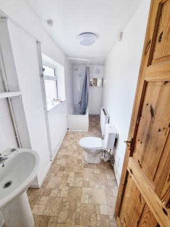 3 bedroom Terraced House to let in Healey Street, Wigston, LE18