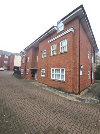 2 bedroom Flat to let in Old School Court, Kibworth, LE8