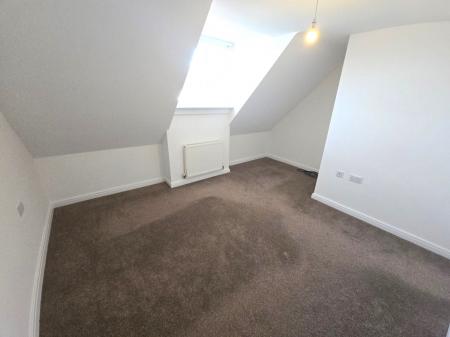 4 bedroom Semi-detached house to let in Yaffle Crescent, Desborough, NN14