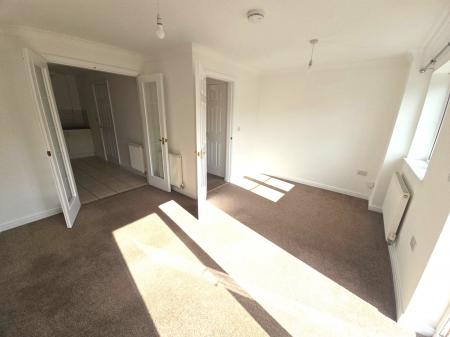 4 bedroom Semi-detached house to let in Yaffle Crescent, Desborough, NN14