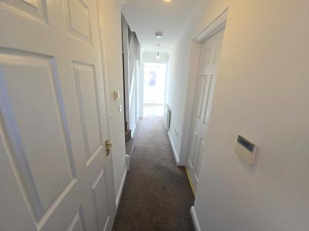 4 bedroom Semi-detached house to let in Yaffle Crescent, Desborough, NN14