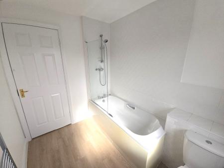 4 bedroom Semi-detached house to let in Yaffle Crescent, Desborough, NN14