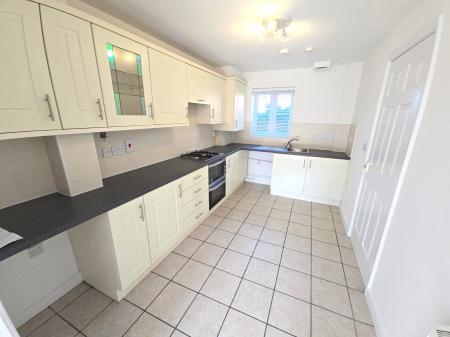 4 bedroom Semi-detached house to let in Yaffle Crescent, Desborough, NN14