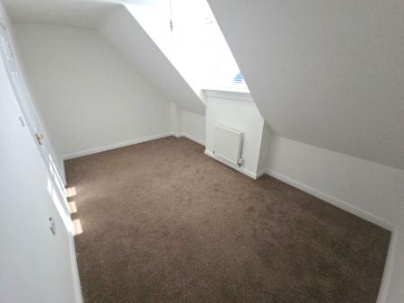 4 bedroom Semi-detached house to let in Yaffle Crescent, Desborough, NN14