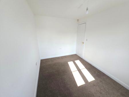 4 bedroom Semi-detached house to let in Yaffle Crescent, Desborough, NN14