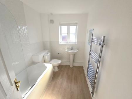 4 bedroom Semi-detached house to let in Yaffle Crescent, Desborough, NN14