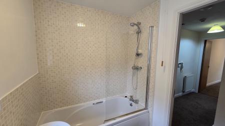 2 bedroom Flat to let in Old School Court, Kibworth Beauchamp, LE8