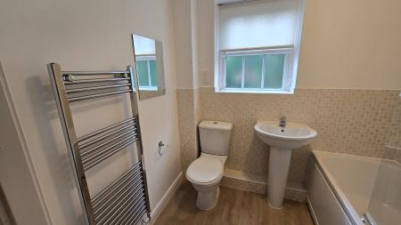 2 bedroom Flat to let in Old School Court, Kibworth Beauchamp, LE8