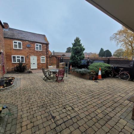 2 bedroom Cottage to let in Martins Yard, Market Harborough, LE16