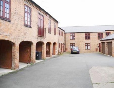2 bedroom Flat to let in St Marys Road, Market Harborough, LE16