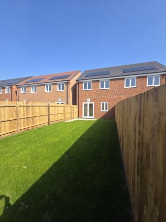 3 bedroom Semi-detached house to let in Bechstein Close, Hinckley, LE10