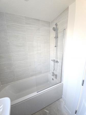 3 bedroom Semi-detached house to let in Bechstein Close, Hinckley, LE10