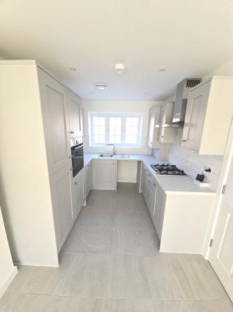 3 bedroom Semi-detached house to let in Bechstein Close, Hinckley, LE10