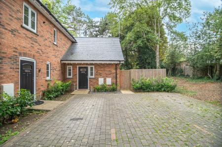 1 bedroom Mews house to let in The Mews 38 Fairfield Road, Market Harborough, LE16