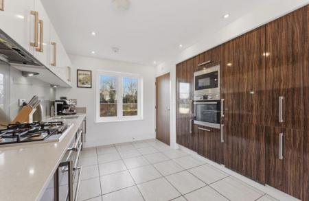 4 bedroom Detached house to let in Burton Street, Farndon Fields, Market Harborough, LE16