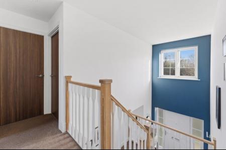4 bedroom Detached house to let in Burton Street, Farndon Fields, Market Harborough, LE16