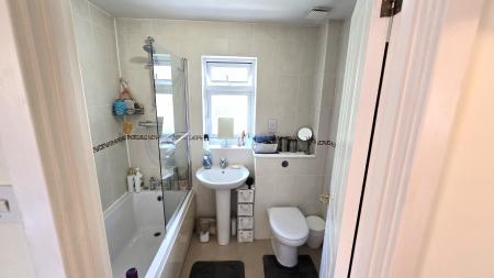 3 bedroom Detached house to let in Overdale Close, Market Harborough, LE16