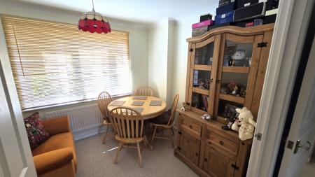 3 bedroom Detached house to let in Overdale Close, Market Harborough, LE16