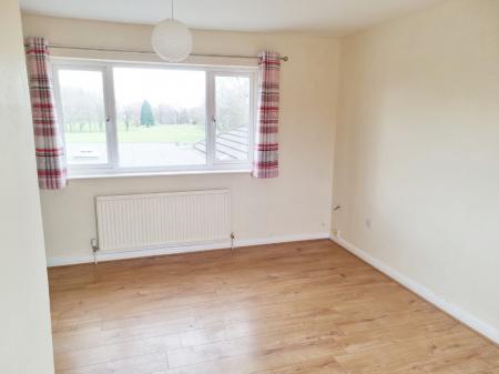 2 bedroom Flat to let in Weir Road, Kibworth Beauchamp, LE8