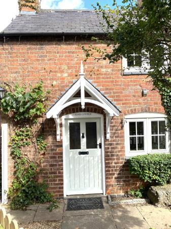 2 bedroom Cottage to let in Main Street, East Leicestershire, Kings Norton, LE7
