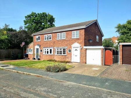 3 bedroom Semi-detached house to let in Worcester Drive, Market Harborough, LE16