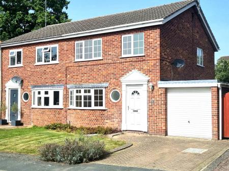 3 bedroom Semi-detached house to let in Worcester Drive, Market Harborough, LE16