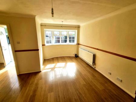 3 bedroom Semi-detached house to let in Worcester Drive, Market Harborough, LE16