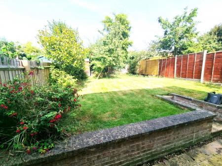 3 bedroom Semi-detached house to let in Worcester Drive, Market Harborough, LE16