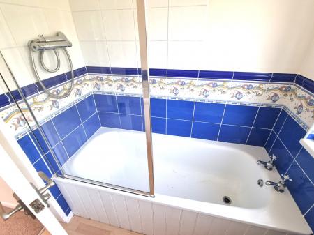 3 bedroom Semi-detached house to let in Worcester Drive, Market Harborough, LE16