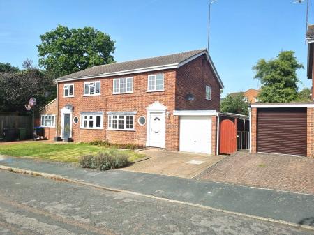 3 bedroom Semi-detached house to let in Worcester Drive, Market Harborough, LE16