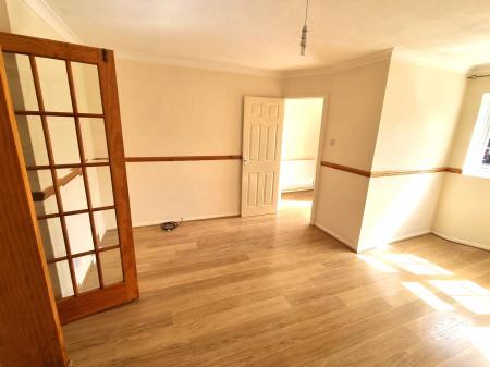 3 bedroom Semi-detached house to let in Worcester Drive, Market Harborough, LE16
