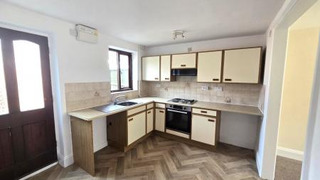 2 bedroom Semi-detached house to let in Bell Lane, Husbands Bosworth, LE17
