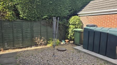 2 bedroom Semi-detached house to let in Bell Lane, Husbands Bosworth, LE17