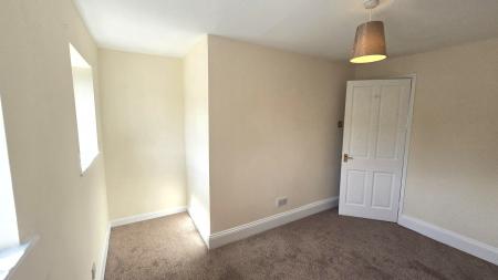 2 bedroom Semi-detached house to let in Bell Lane, Husbands Bosworth, LE17