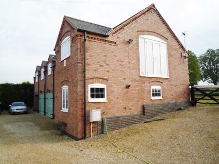 3 bedroom Flat to let in Wistow Lane, Kibworth Harcourt, LE8