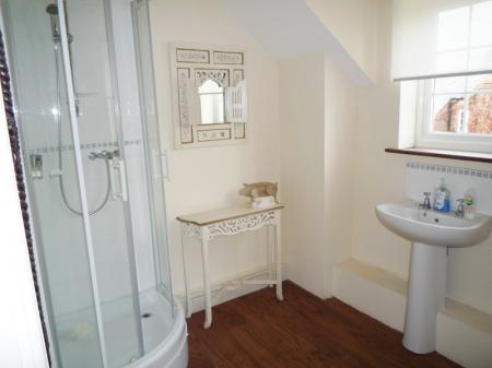 3 bedroom Flat to let in Wistow Lane, Kibworth Harcourt, LE8