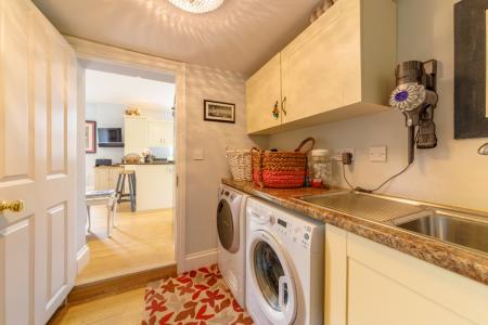 4 bedroom Detached house to let in Main Street, Wartnaby, LE14