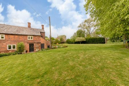 4 bedroom Detached house to let in Main Street, Wartnaby, LE14