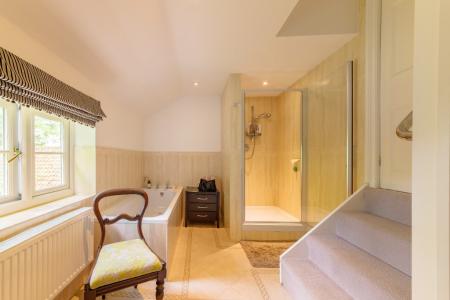 4 bedroom Detached house to let in Main Street, Wartnaby, LE14