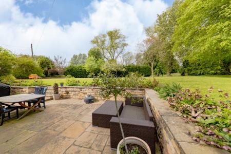 4 bedroom Detached house to let in Main Street, Wartnaby, LE14