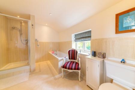 4 bedroom Detached house to let in Main Street, Wartnaby, LE14