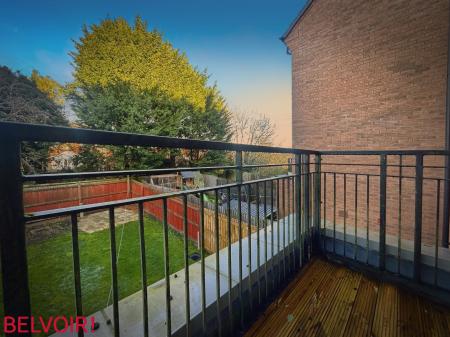 4 bedroom Town house for sale in Laxton Close, Melton Mowbray, LE13