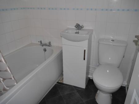 2 bedroom Town house to let in Swift Close, Melton Mowbray, LE13