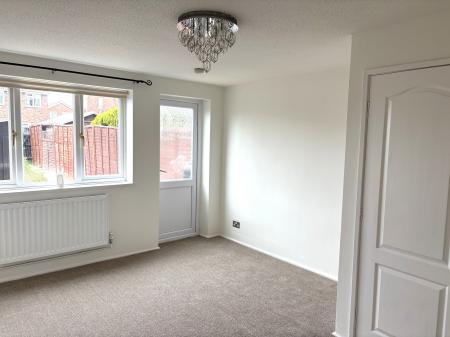2 bedroom Town house to let in Swift Close, Melton Mowbray, LE13