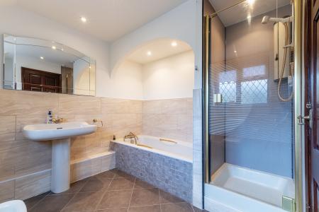 4 bedroom Detached house for sale in Main Street, Kirby Bellars, LE14