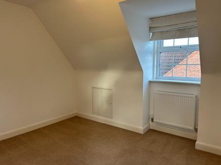 5 bedroom Detached house to let in Meteor Close, Newton, NG13