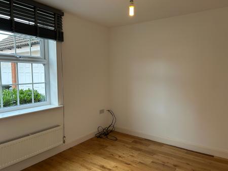 5 bedroom Detached house to let in Meteor Close, Newton, NG13