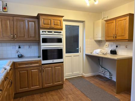 4 bedroom Detached house to let in Darcy Gardens, Melton Mowbray, LE13