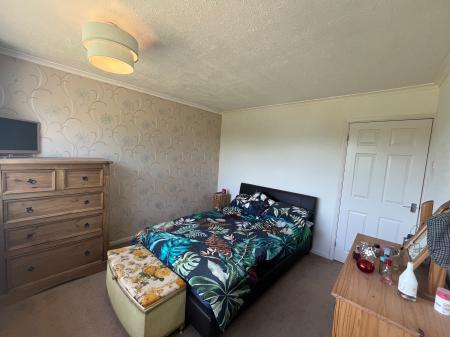 2 bedroom Semi-detached house to let in Edendale Road, Melton Mowbray, LE13