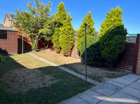 2 bedroom Semi-detached house to let in Edendale Road, Melton Mowbray, LE13